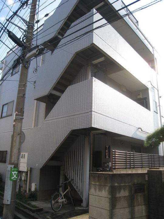 TKビルの外観