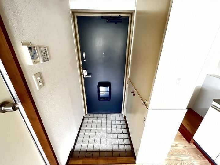 メゾン蟻ヶ崎の玄関