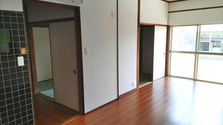 福岡県直方市大字感田(一戸建)の賃貸物件の居間