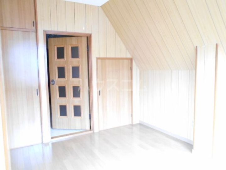 大沢ビルの居間