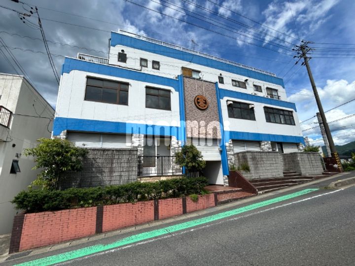 サンシャインビル神澤の外観