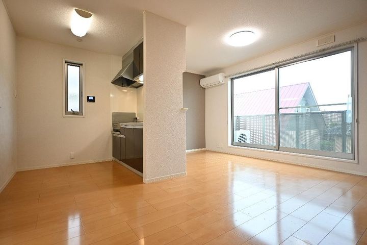 クレシアえのの居間