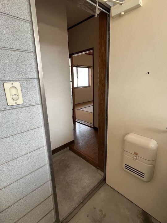 コーポ皆幸B棟の玄関