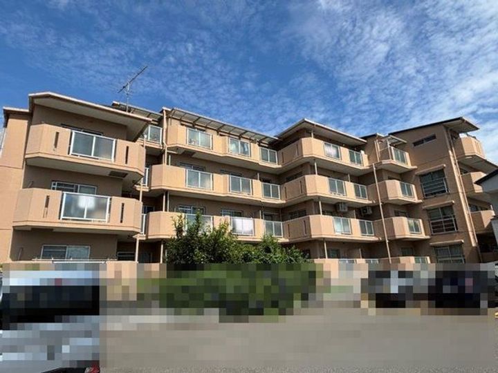 ユニライフ千里中央の外観