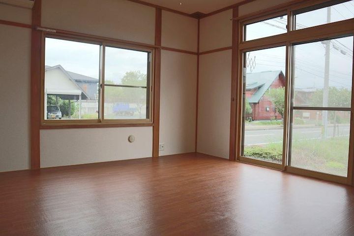 岩手県花巻市桜台2(一戸建)の賃貸物件の居間