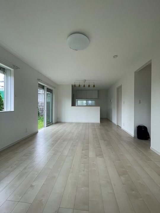 神奈川県伊勢原市桜台2(一戸建)の賃貸物件の居間