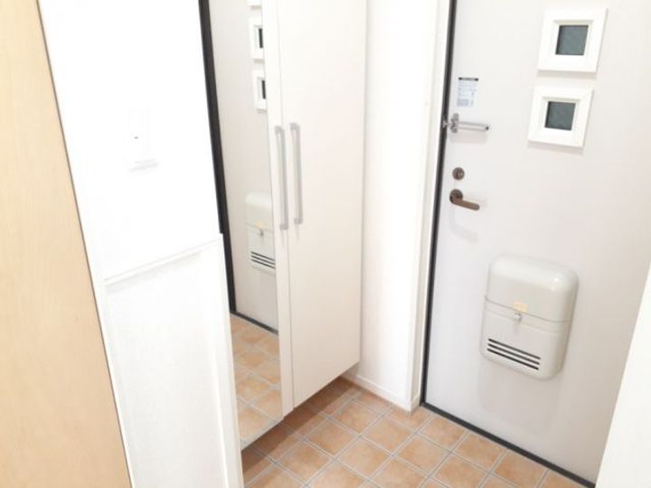 アルドーレ ハウスの玄関