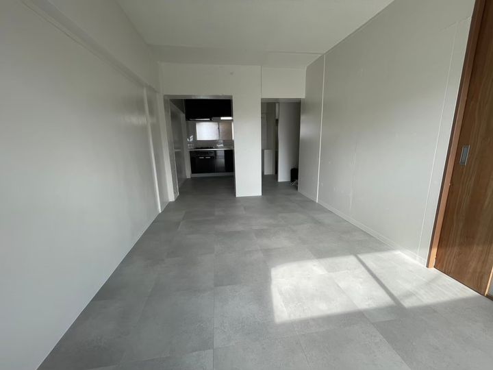 地建ビルの居間