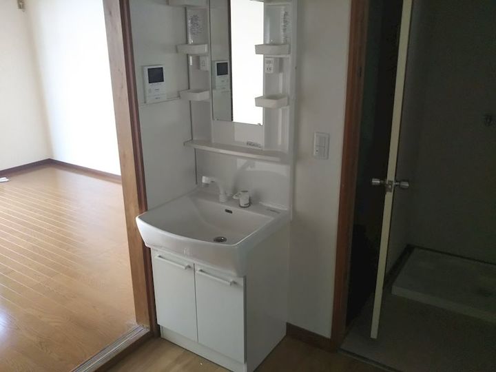 シャトルハウスIIの内装