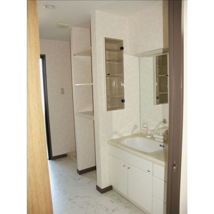 コンソロール1の内装