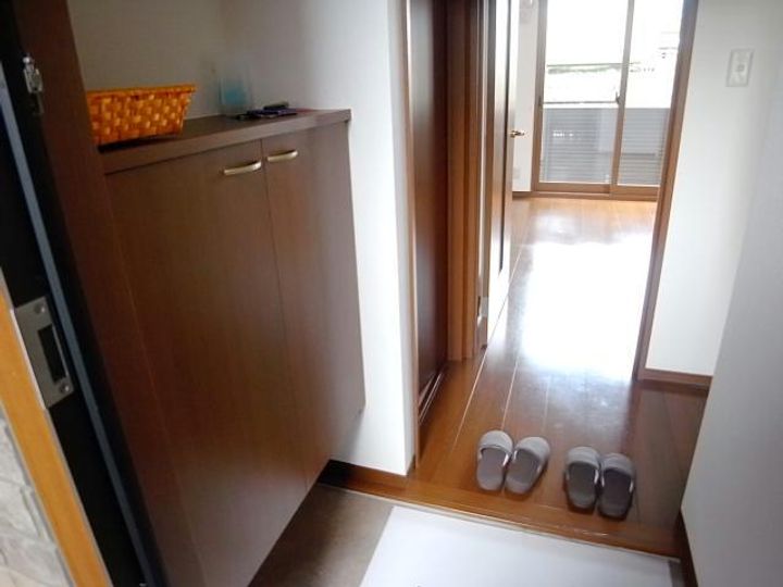 岐阜県関市雄飛ケ丘(アパート)の賃貸物件の玄関