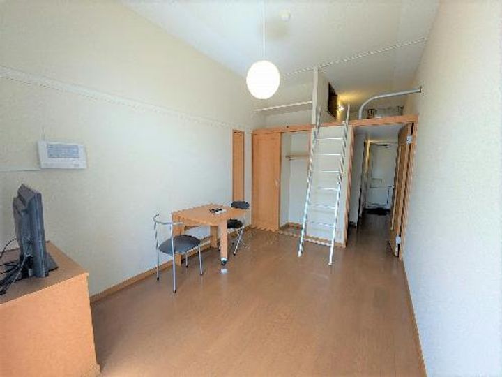 レオパレスRaffineigeの居間