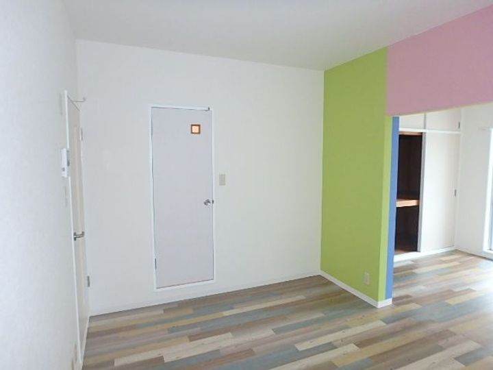 エクセル伏屋の居間