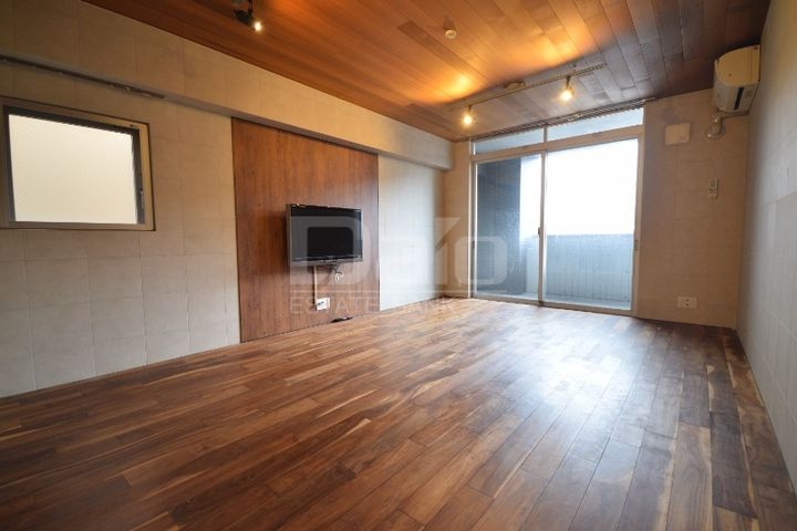 フェイズイン博多駅南の居間
