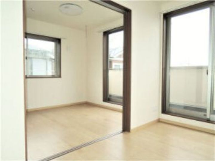 弄月館(ロウゲツカン)の居間