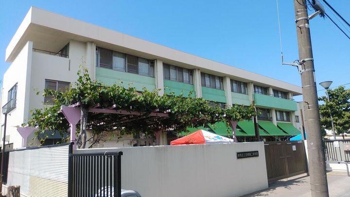 弄月館(ロウゲツカン)の周辺