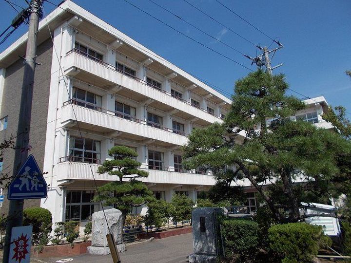 リュシオル IIの周辺