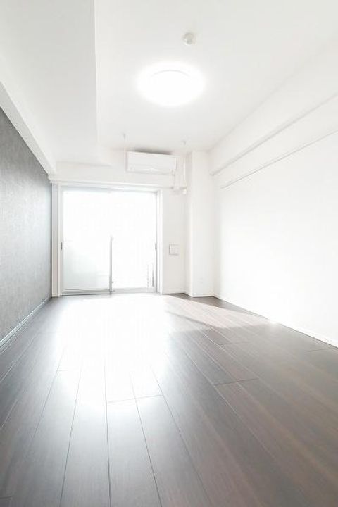 東京都墨田区立花3の賃貸マンションの居間