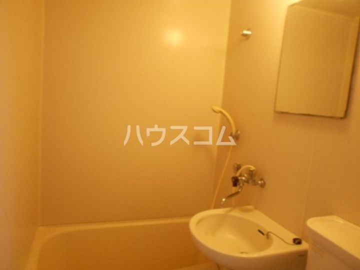 ハウス白ユリの内装