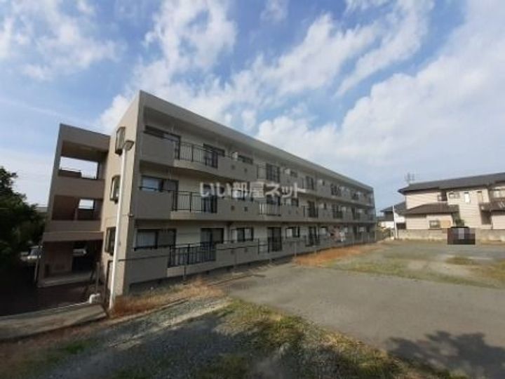 プラムマンションの外観
