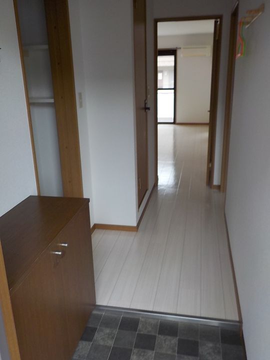 静岡県浜松市中央区上島5(マンション)の賃貸物件の玄関