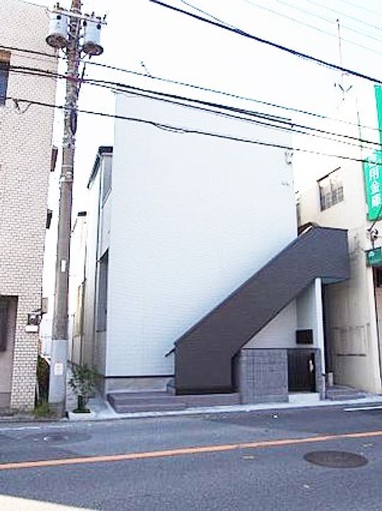 パトリアSMKの外観