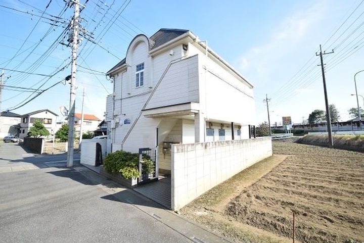 ディアレスト谷塚の外観