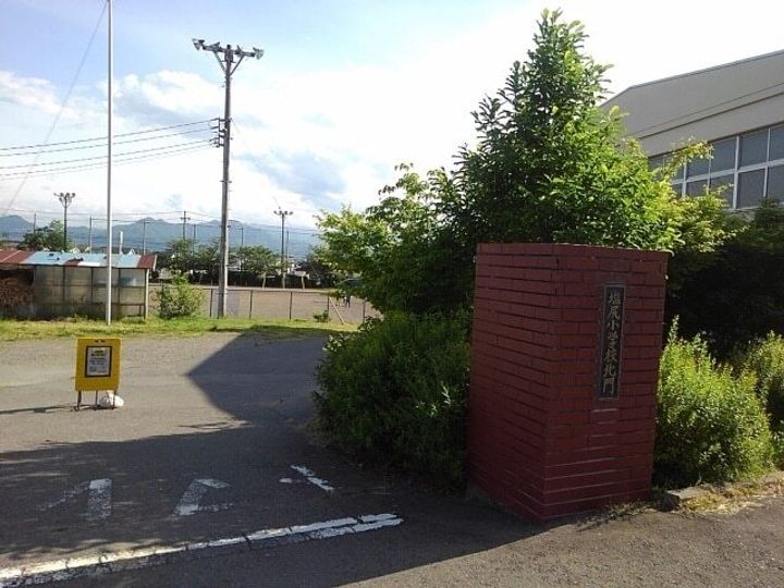 ザ・グレイス・ラムダの周辺
