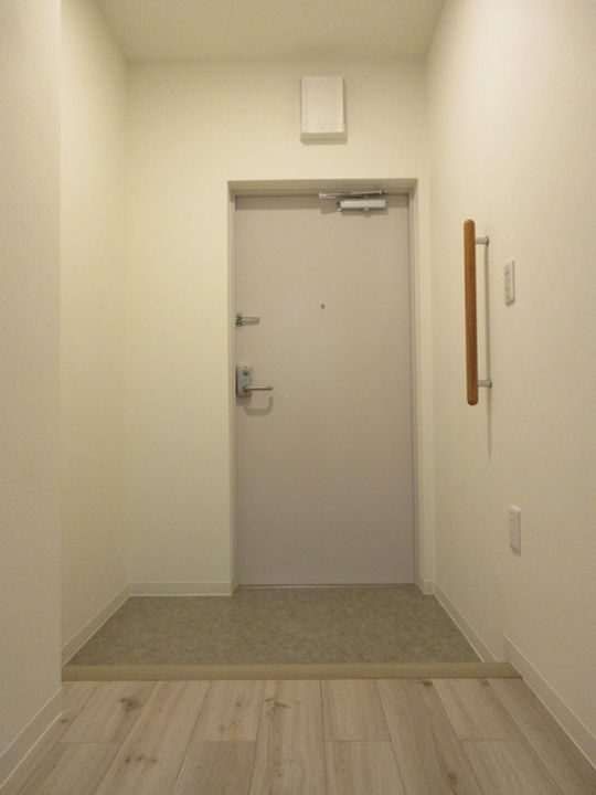 URサンヴァリエ春日丘の玄関