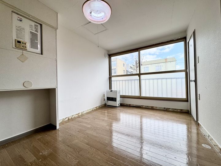 ハイツ川上の居間