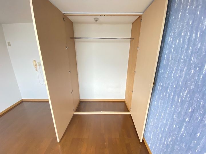 オフィスステーションの内装