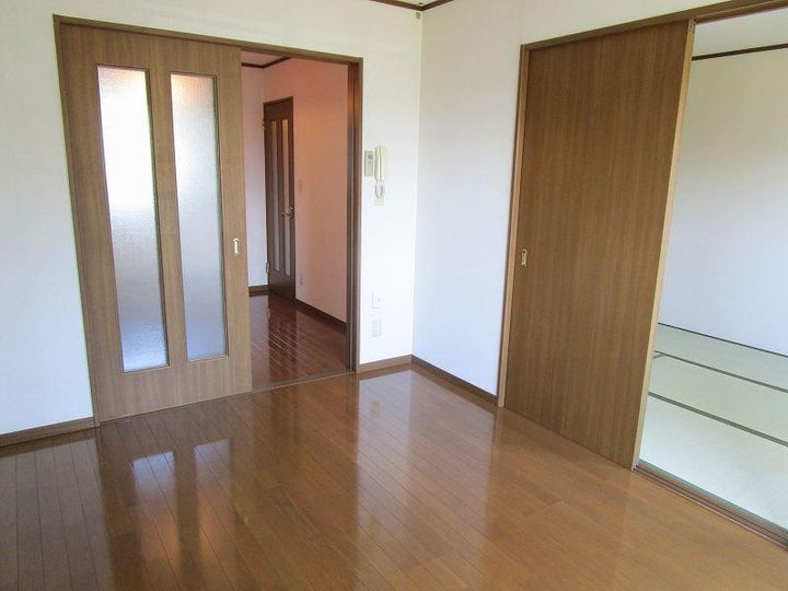コンフォートAの居間