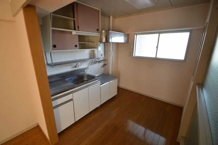 与野中里住宅のキッチン