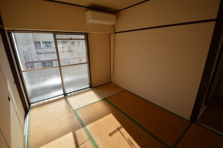 与野中里住宅の内装