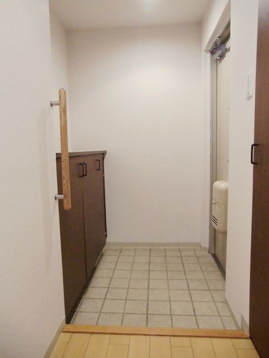 東京都立川市高松町3(マンション)の賃貸物件の玄関