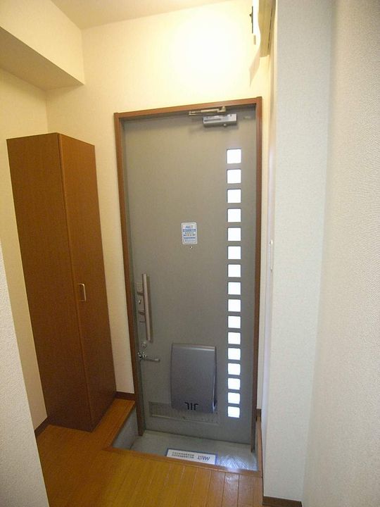 グランシャリオ・Tの玄関