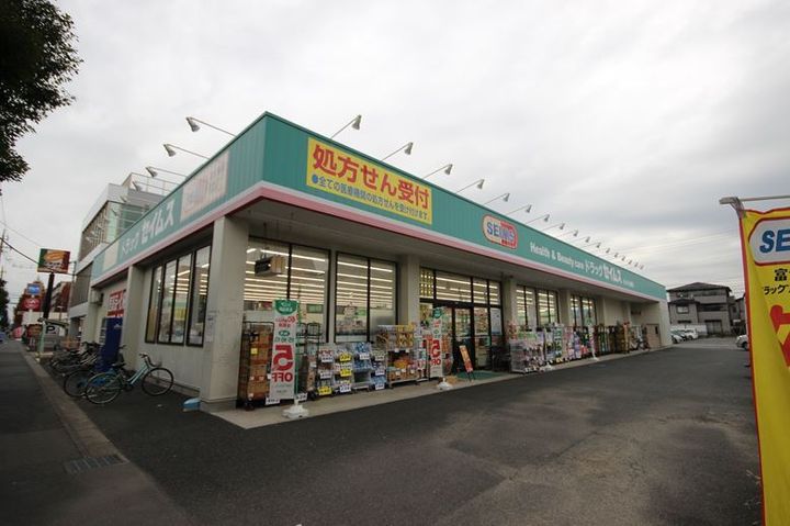 フェリーチェ・グーフォの周辺