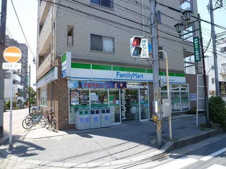 STROM WESTENの周辺