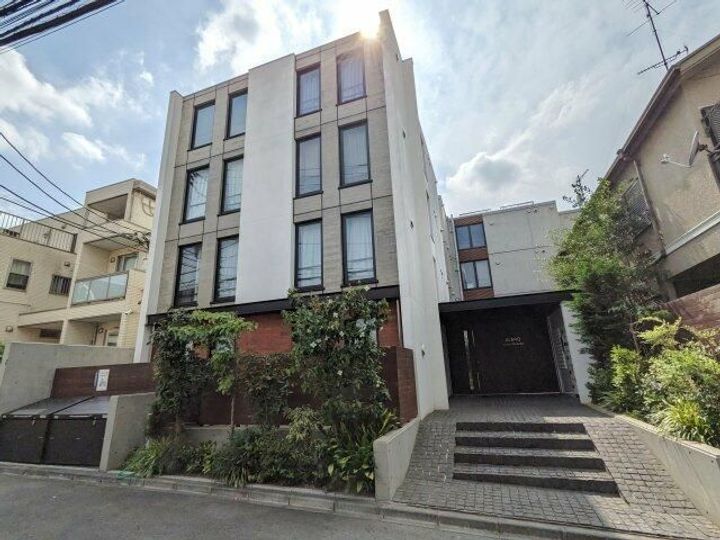 アレーロ西早稲田の外観