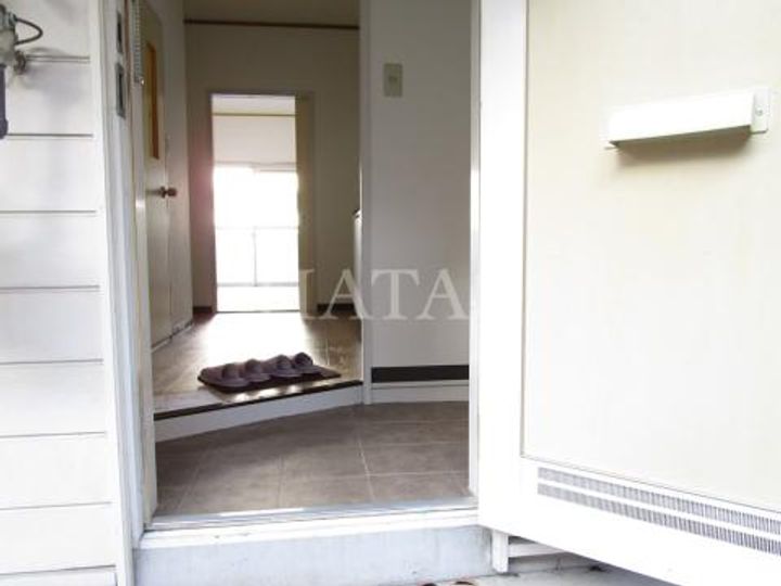 コーポウエストIの玄関