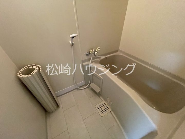 ルネ・マツトシの風呂