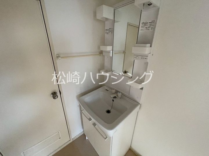 ルネ・マツトシの内装