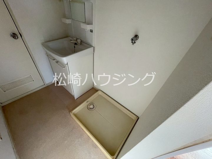 ルネ・マツトシの内装