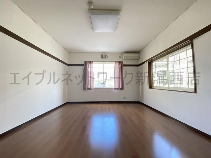 グランシャリオの居間