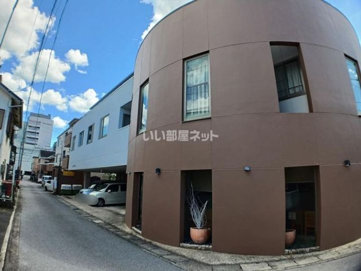 メゾンマキシムの外観