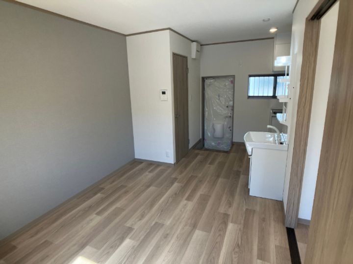 モナリエ新長松 Bの居間