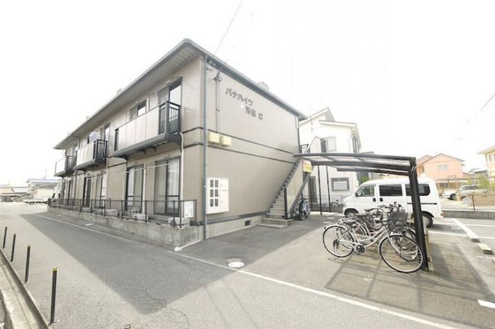 パナハイツ芳泉C棟の外観