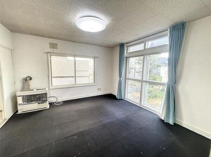 北海道札幌市中央区南十五条西13(一戸建)の賃貸物件の居間