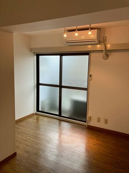 プレステージ三鷹の居間