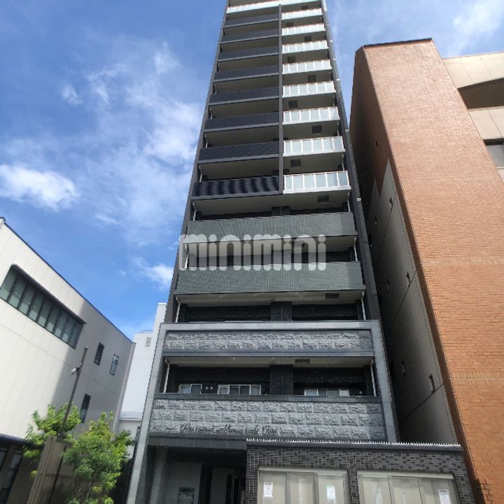 プレサンス丸の内フォートの外観